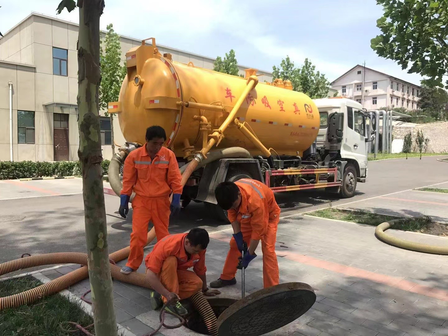 武陟化粪池清理与5-8吨吸粪车施工效率分析